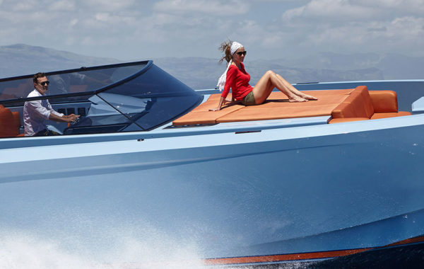 Speedboat rental riviera Vanquish 43 | Arthaud Yachting
