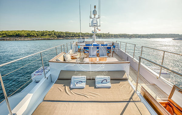 Yacht charter Cannes Chantella - 40m