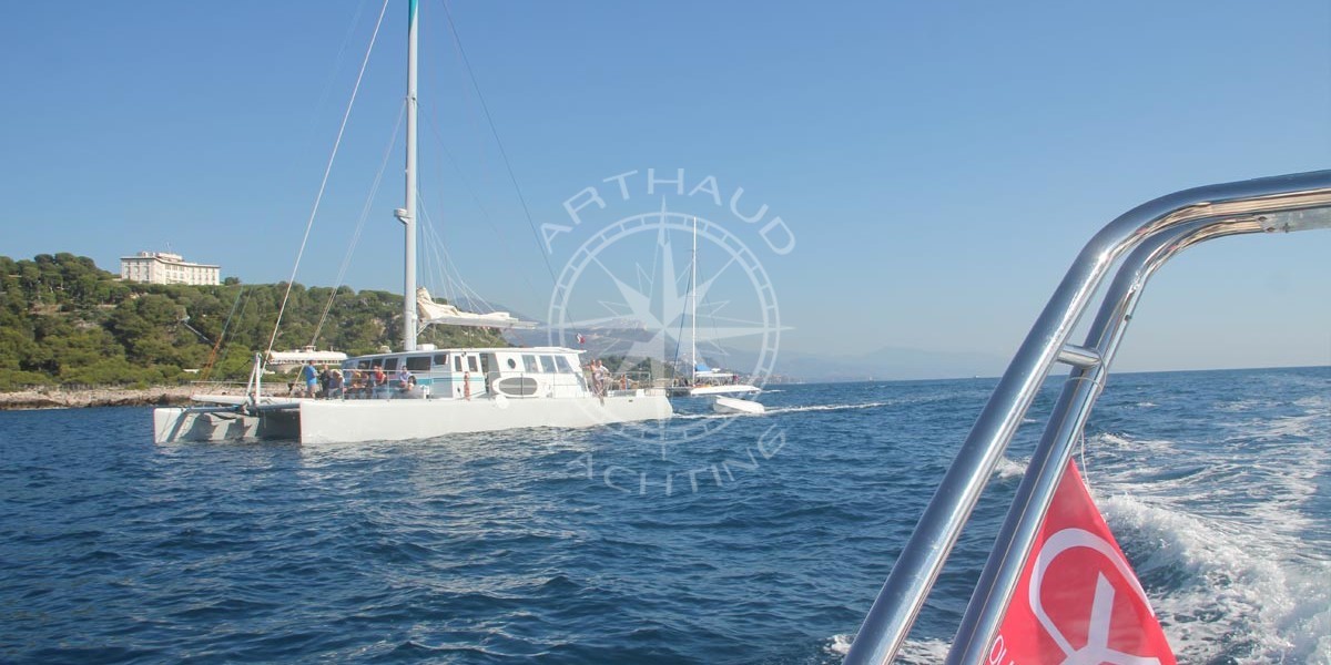 Croisière en Maxi Catamaran à Monaco - Arthaud Yachting