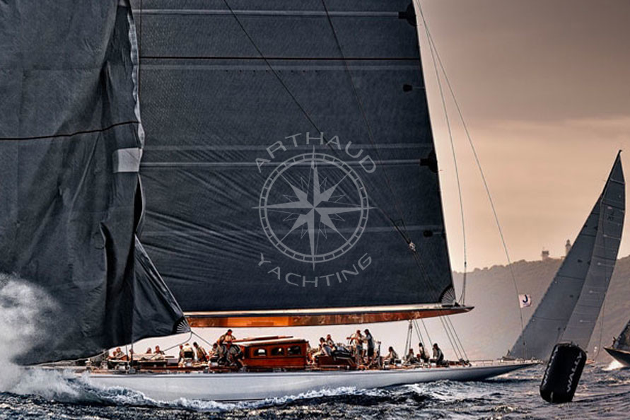 Suivie catamaran Voiles Saint Tropez - Arthaud Yachting