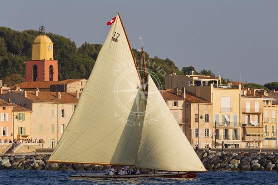 Suivie catamaran Voiles Saint Tropez - Arthaud Yachting
