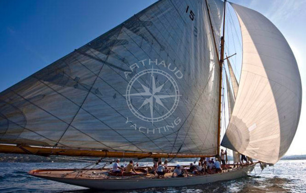 Suivie catamaran voiliers Classiques - Arthaud Yachting