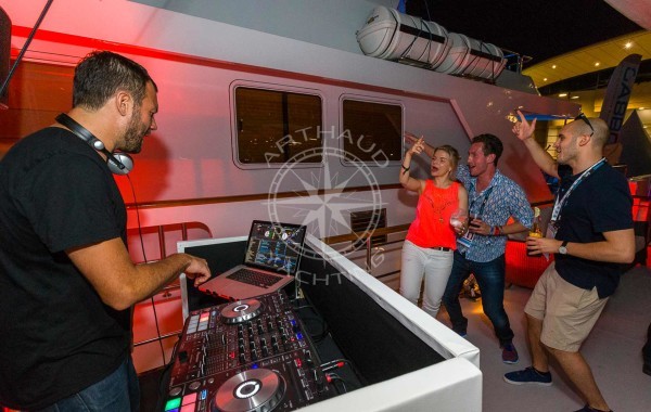 Quayside boat rental in Cannes | Arthaud Yachting Quayside boat rental in Cannes | Arthaud Yachting