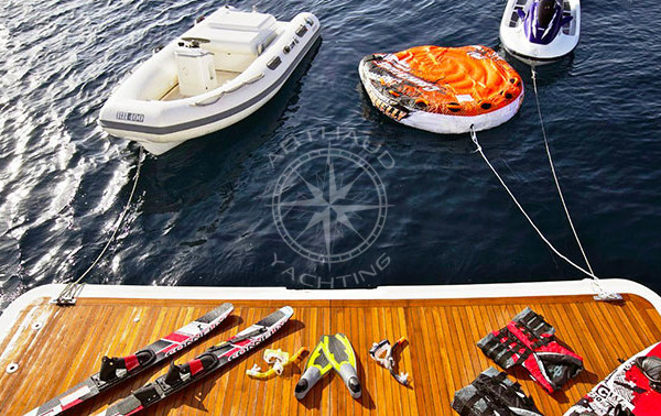 Location yacht de luxe Sardaigne