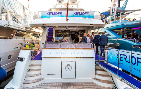 Location yacht à quai Salon TFWA Cannes