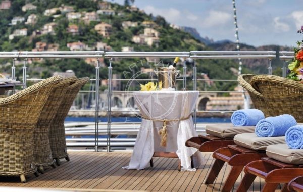 Arthaud Yachting | Yacht charter avec équipage