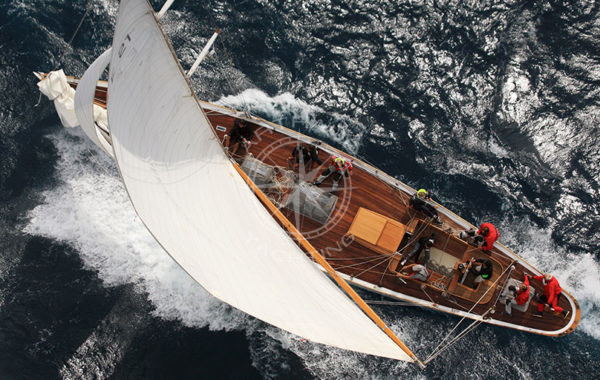 Follow the nautical events of the French Riviera from a yacht