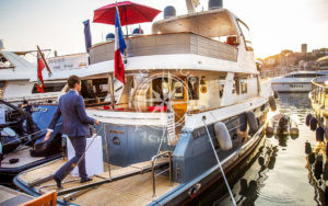 Comment optimiser votre présence au Festival de Cannes avec un yacht | Arthaud Yachting Quayside yacht charter International Film Festival Cannes