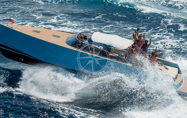 Water rally in speed boat | Arthaud Yachting