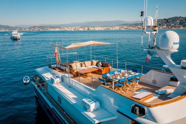 location-yacht-charter-MY-chantella-Cannes