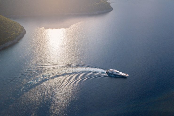 CHARTER-MORTOYACHT-ANTISAN
