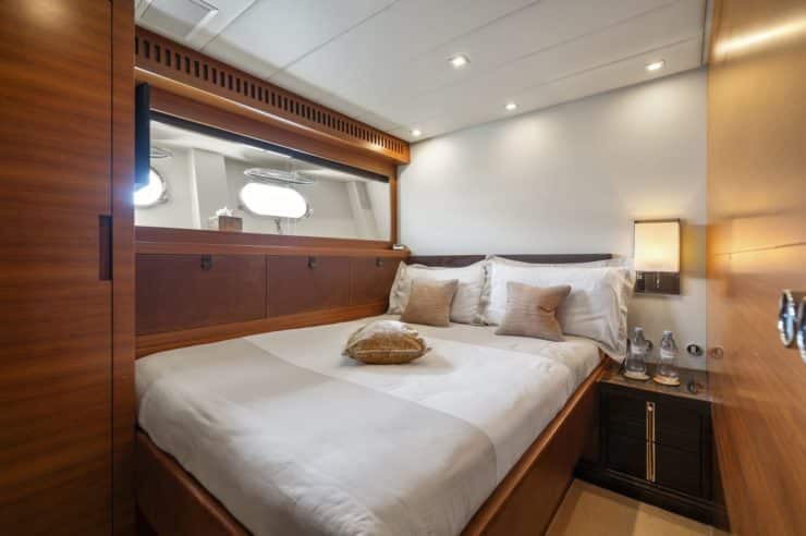 Yacht-charter-ECLAT