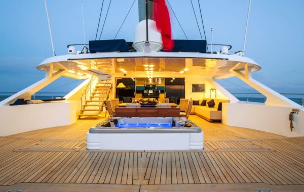 Catamaran charter S/Y HUTIANE | Arthaud Yachting