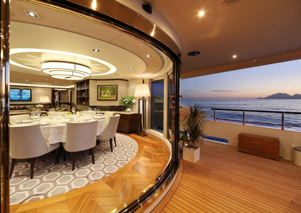 location-yacht-charter-MY-aurelia