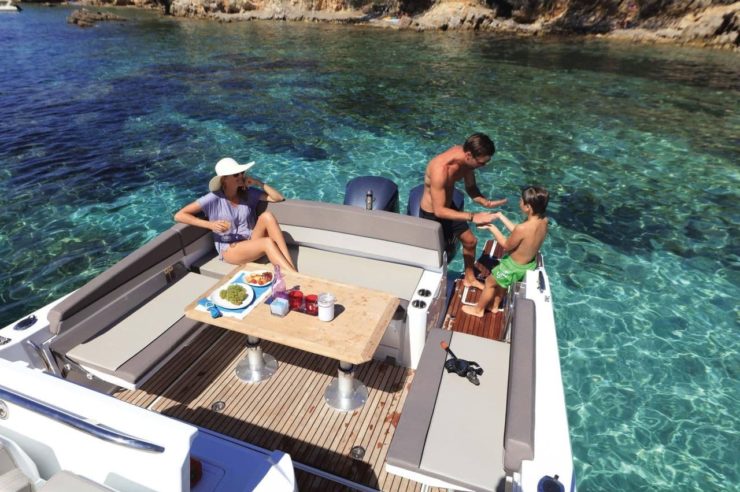 location-journee-yacht-charter-m-y-cap-camarat-10-5