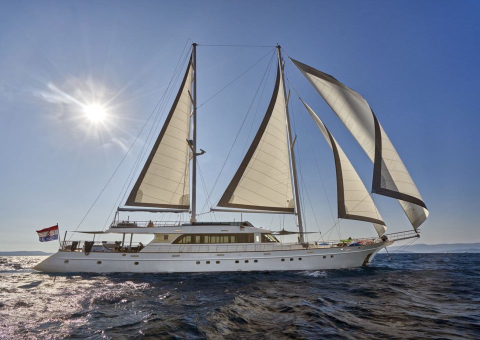 S/Y LADY GITA | Arthaud Yachting