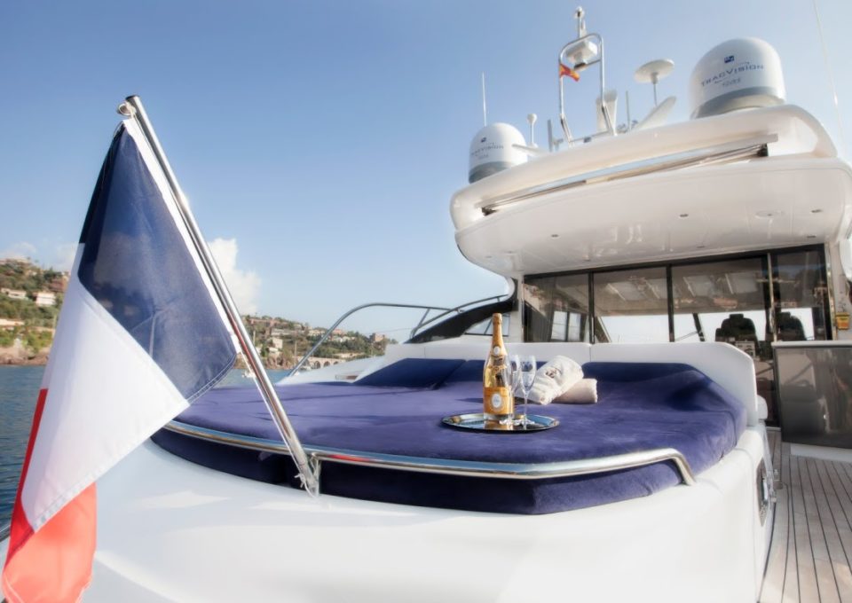 location-yacht-charter-MY-princess-v62