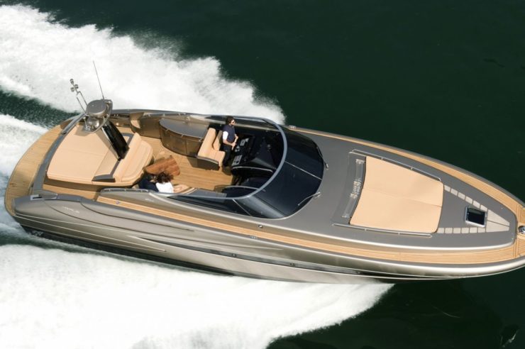 location-yacht-charter-MY-riva-rivale-52