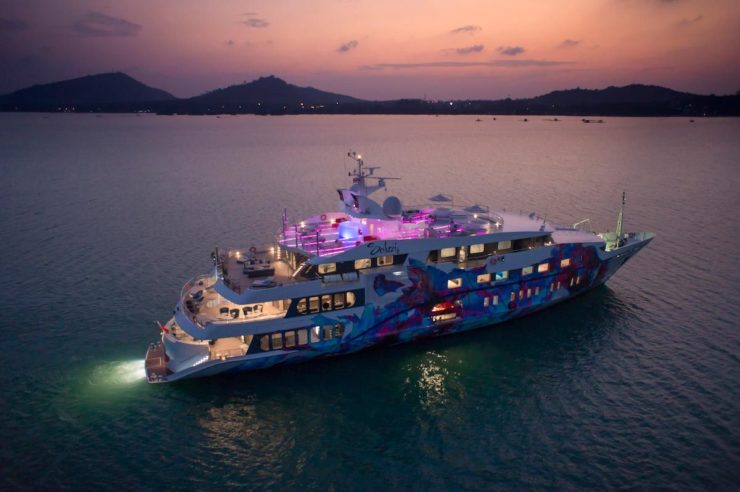 location-yacht-charter-MY-saluzi-3.jpg
