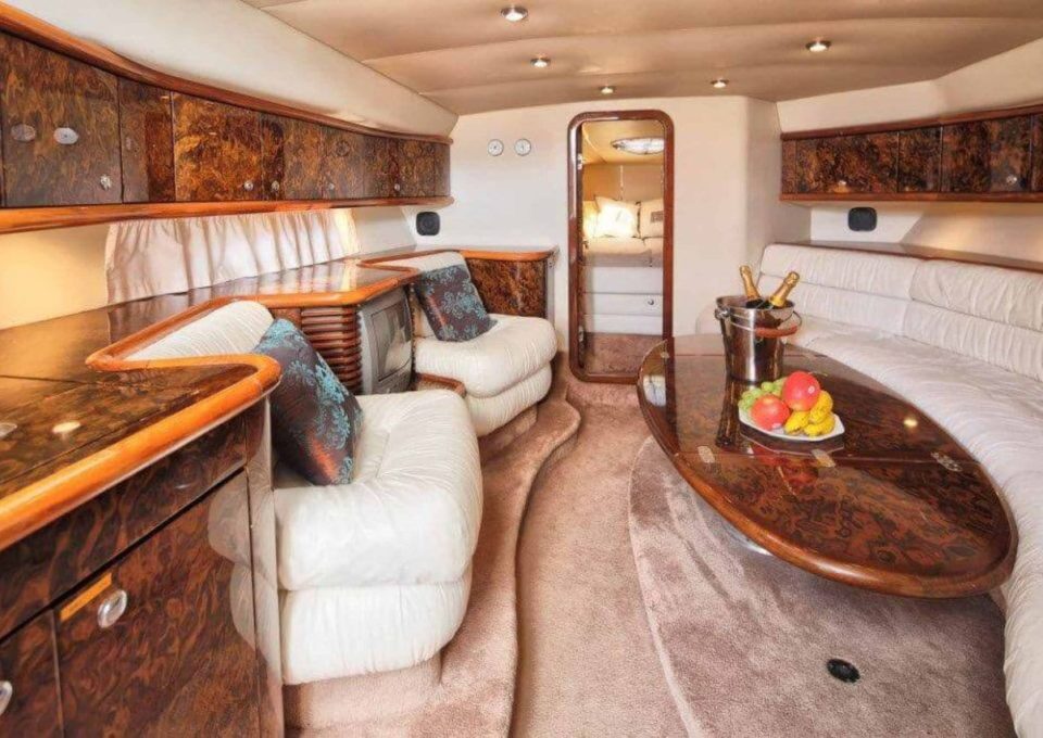 location-journee-yacht-MY-sunseeker-48