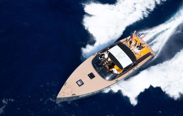 Yacht charter VanDutch | Arthaud Yachting