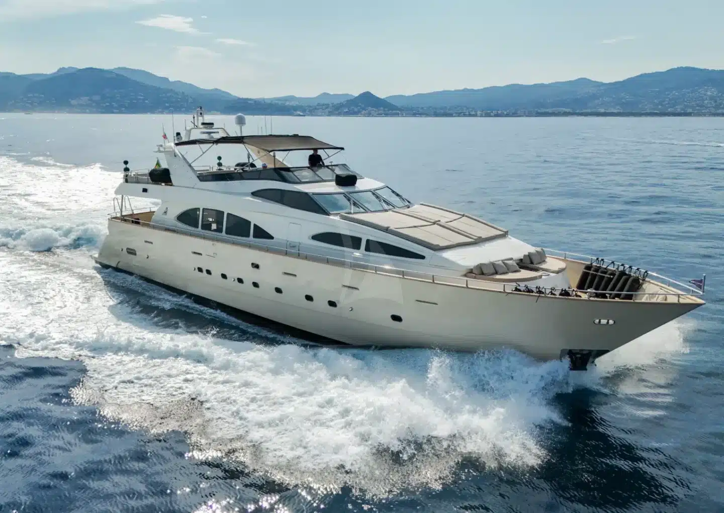 M/Y ACCAMA DELTA | Arthaud Yachting Yacht Charter ACCAMA DELTA exterior