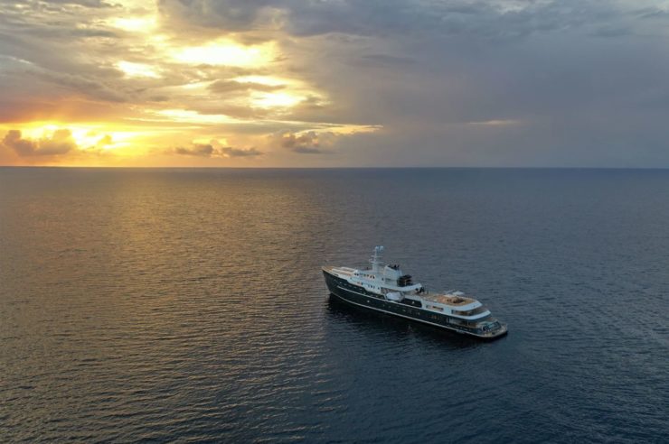 yacht-charter-m-y-aqua-lares