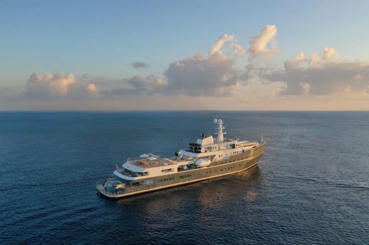 M/Y AQUA LARES | Arthaud Yachting yacht-charter-m-y-aqua-lares