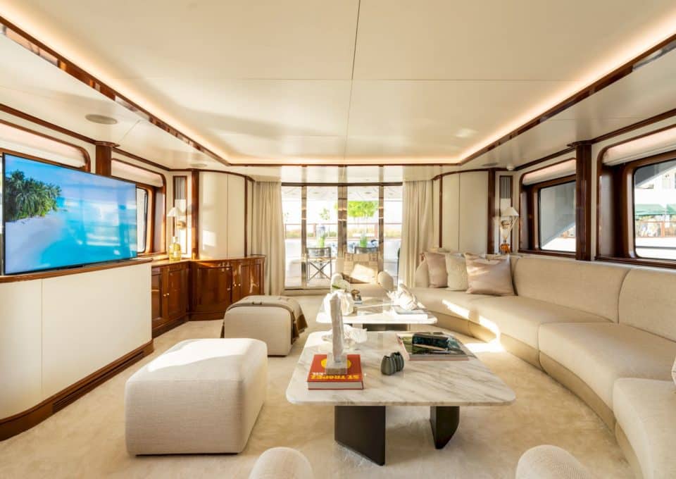 yacht-charter-m-y-dxb