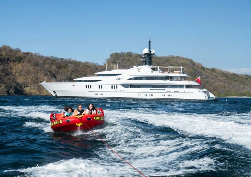 yacht-charter-m-y-firebird