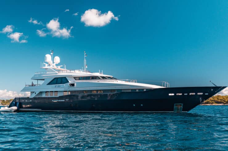yacht-charter-m-y-kijo