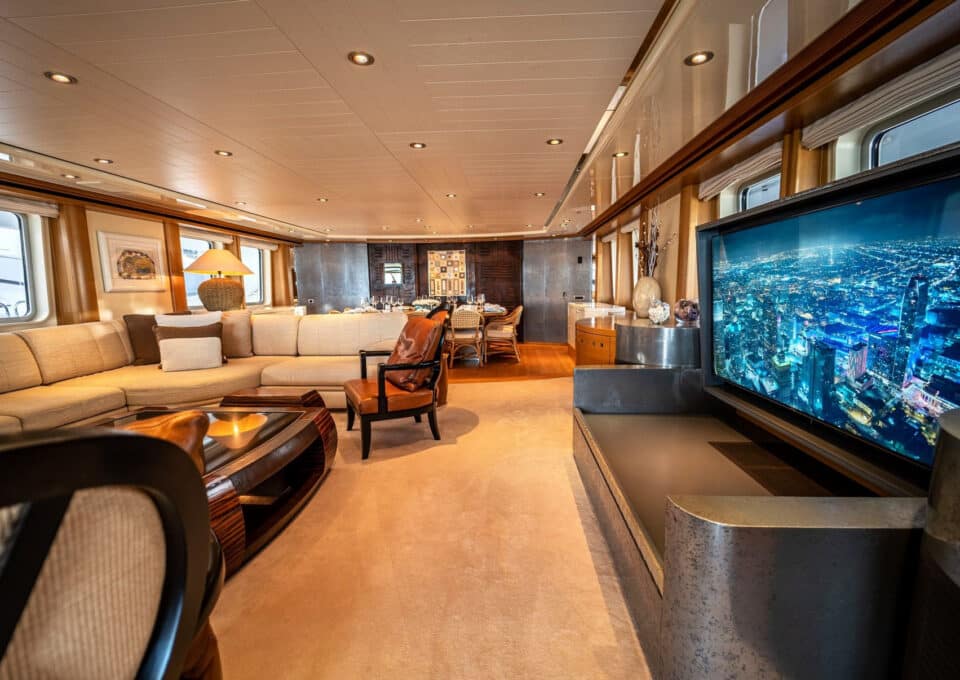 yacht-charter-m-y-kijo