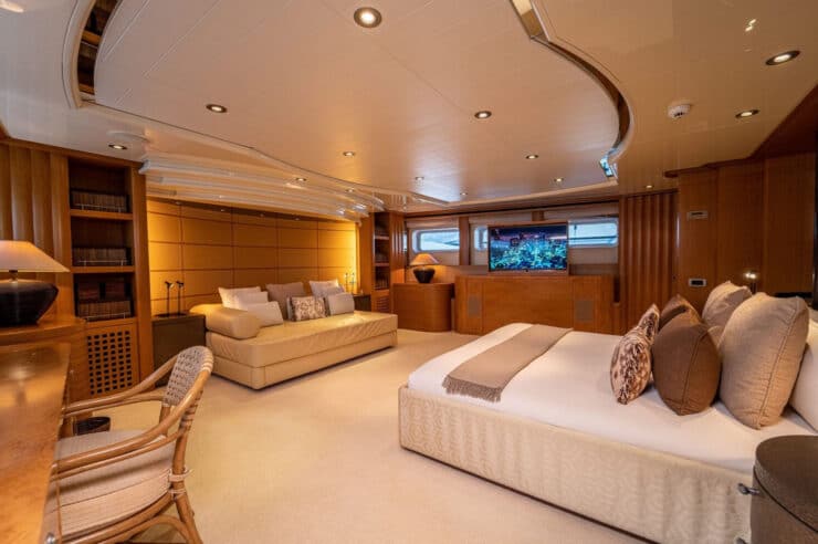 yacht-charter-m-y-kijo