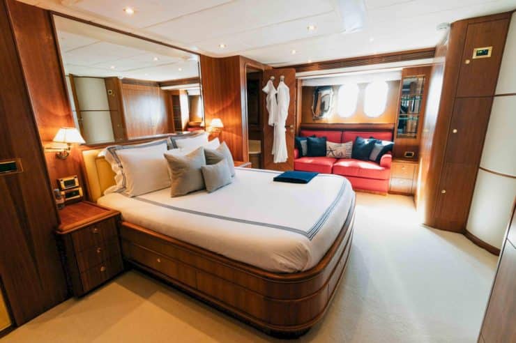 yacht-charter-m-y-lady-amanda