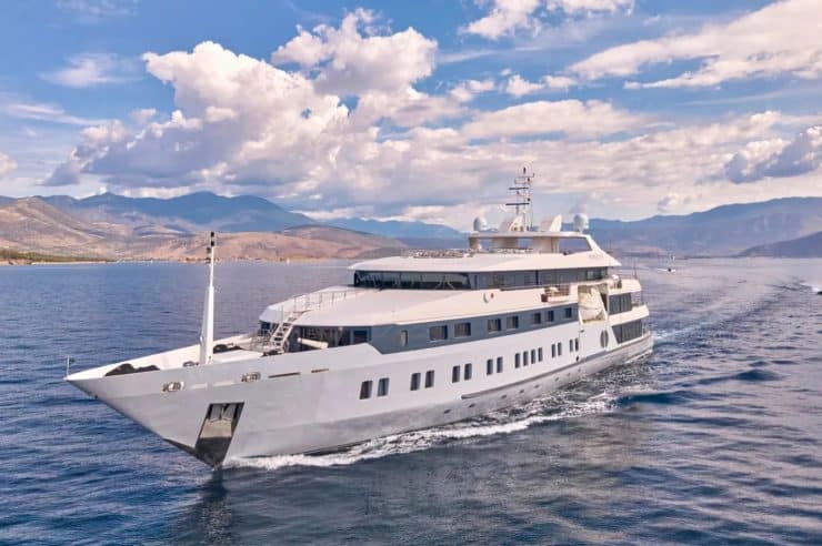 yacht-charter-m-y-marquise