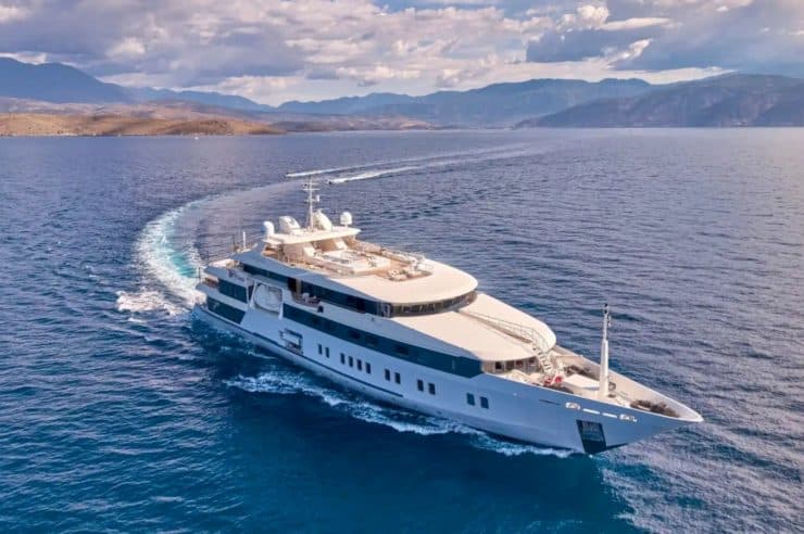 yacht-charter-m-y-marquise