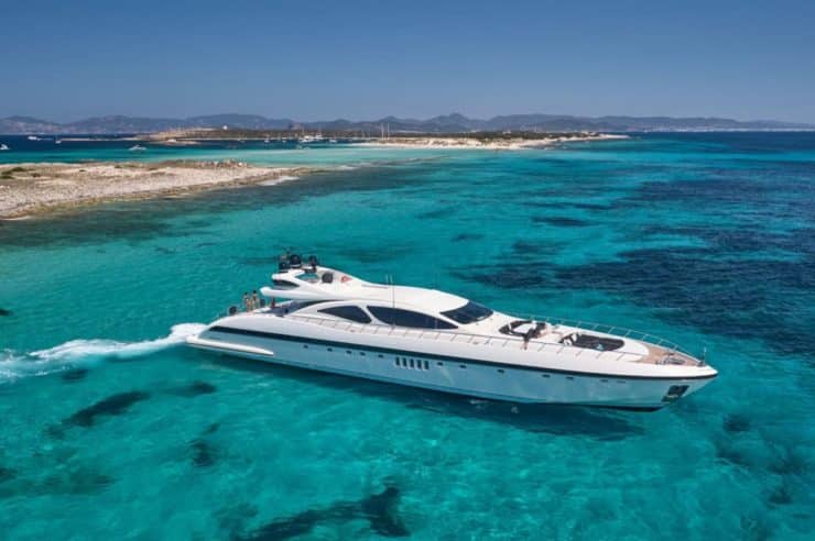 yacht-charter-m-y-mrs-grey