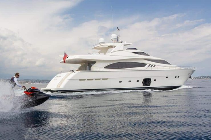 yacht-charter-m-y-porthos-sans-abri