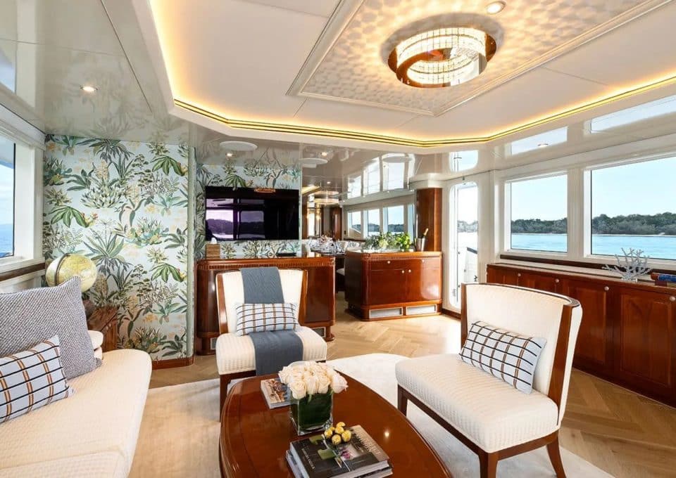 yacht-charter-m-y-princess-iluka