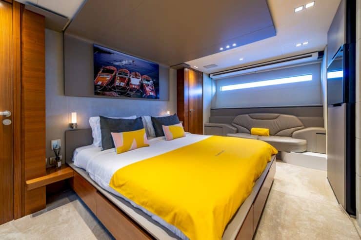 yacht-charter-m-y-quantum
