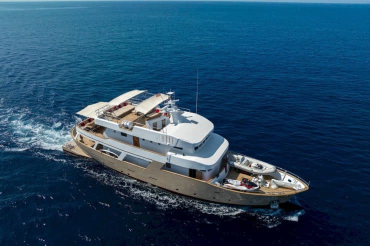 yacht-charter-m-y-semaya