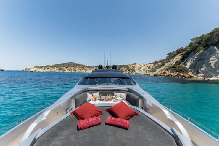 yacht-charter-m-y-xaman