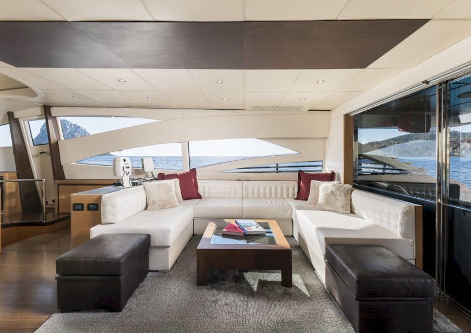 yacht-charter-m-y-xaman