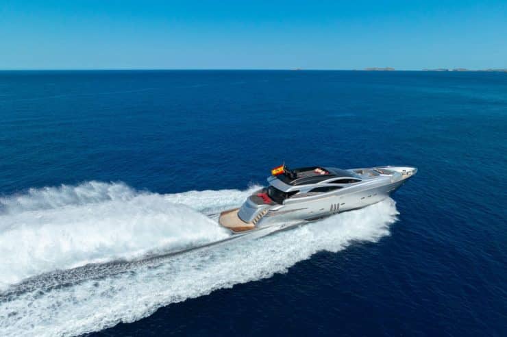 yacht-charter-m-y-xaman