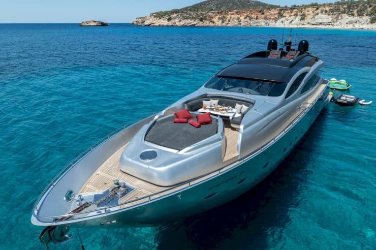 yacht-charter-m-y-xaman