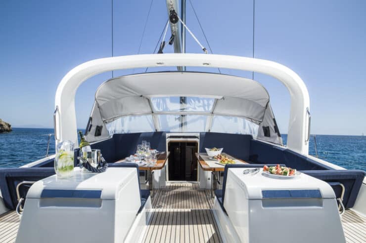 yacht-charter-s-y-thea