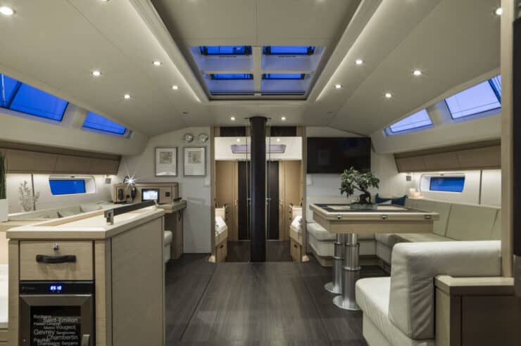 yacht-charter-s-y-thea
