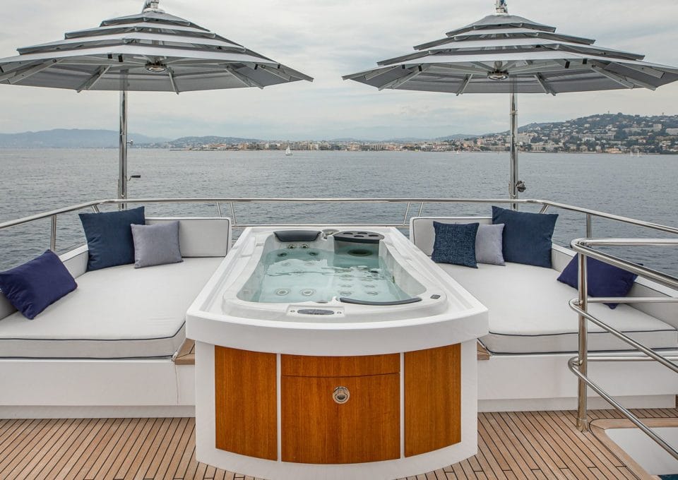 yacht-charter-m-y-millesime-french-riviera-cannes