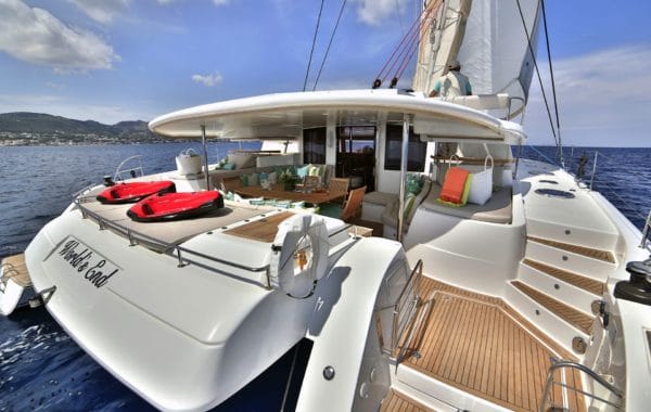 catamaran-yacht-charter-s-y-worlds-end-greece