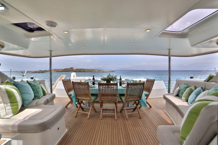 catamaran-yacht-charter-s-y-worlds-end-greece